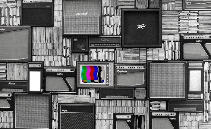 tv-2964103_1920